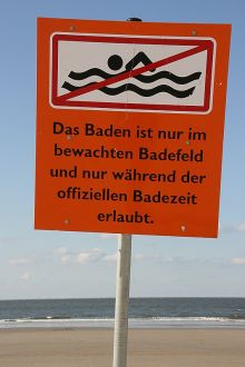 Die Schilder stehen nun wirklich &uuml;berall am Strand